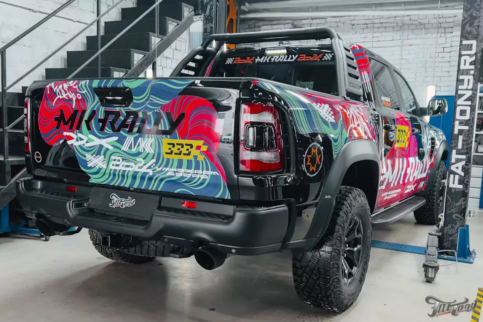 Подготовка RAM TRX для участия в MK Rally 2024: установка тормозной системы Brembo, окрас суппортов, оснащение кузова крышкой и дополнительной розеткой